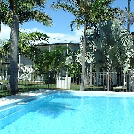 Ocean Breeze Apartments Μπόουεν Εξωτερικό φωτογραφία
