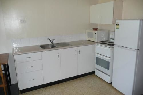 Ocean Breeze Apartments Μπόουεν Εξωτερικό φωτογραφία